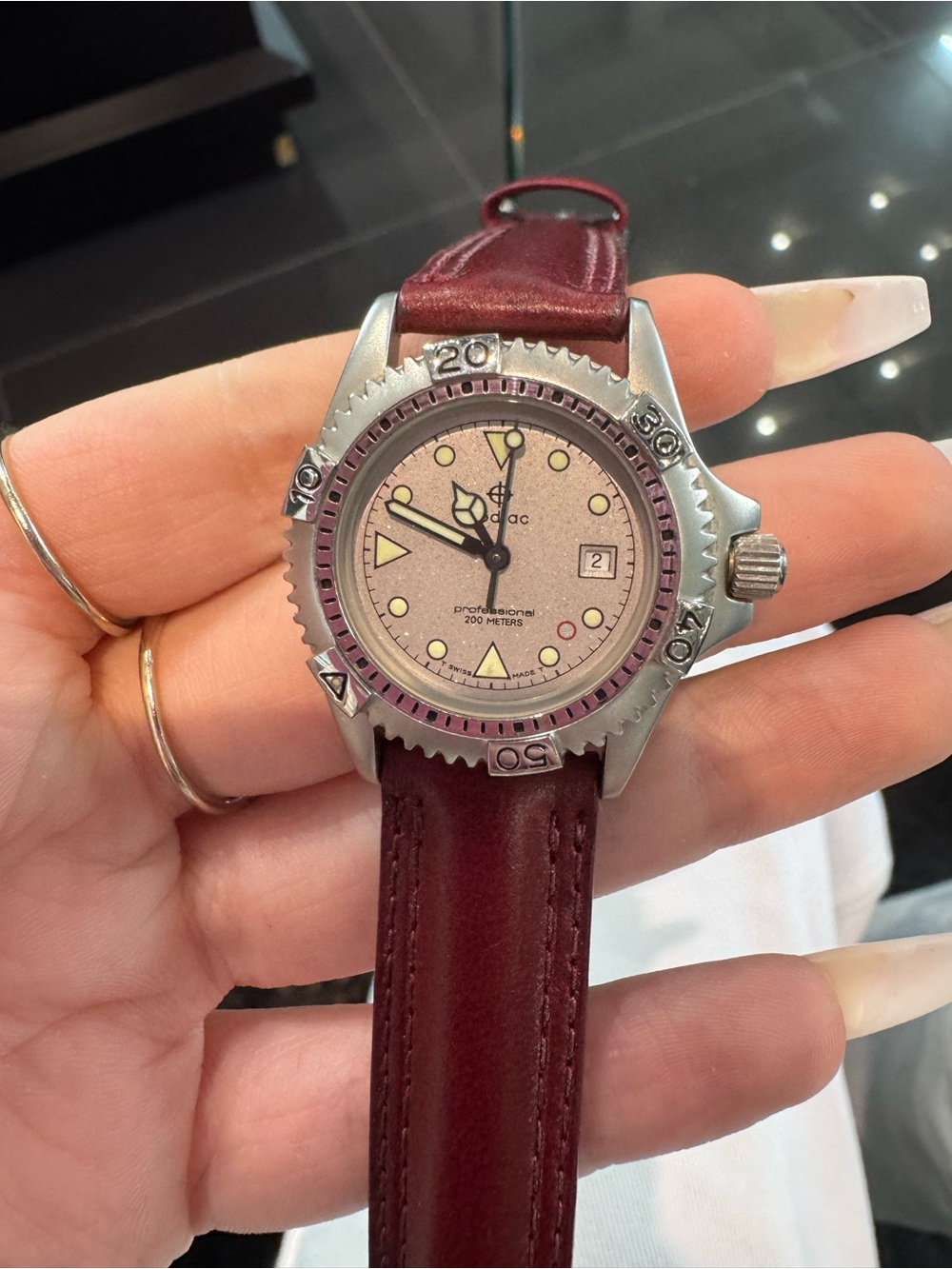 New Vintage Zodiac Professional 200 Meters Ladies Quartz Diver Watch